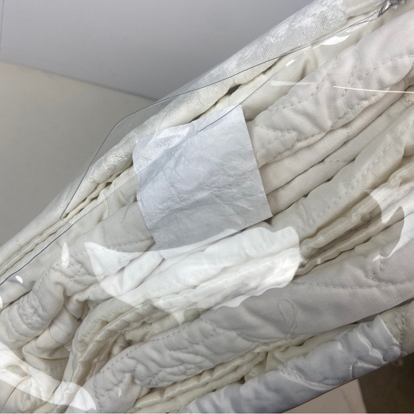 Martha Stewart Full Wedding Rings Pieced Velvet Satin Coverlet 96”x110” - Picture 7 of 7